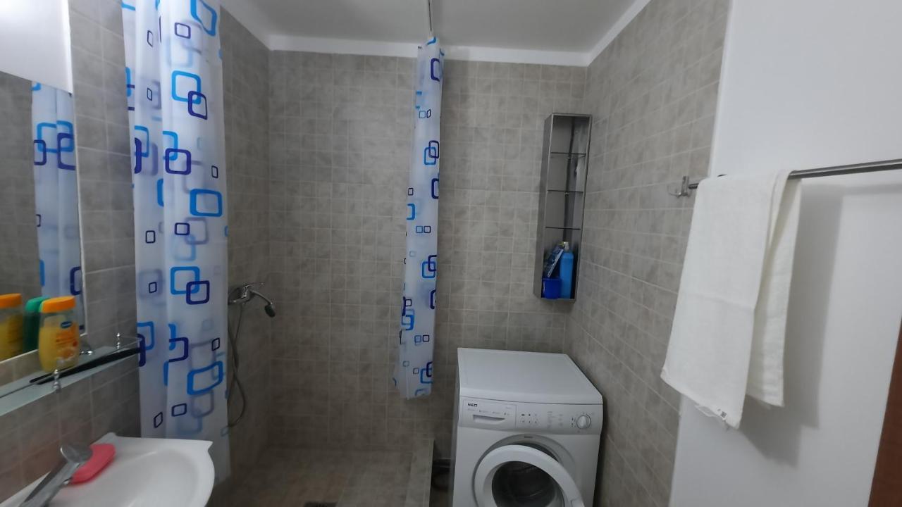 Appartamento Lovely 1 Bedroom With Free Street Parking Bucarest